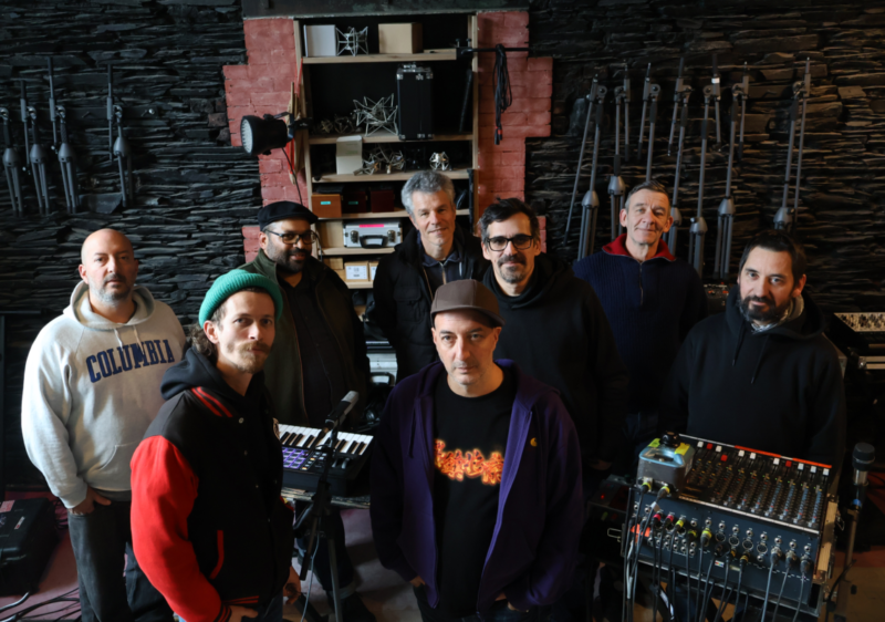 Photo des 8 musiciens de Zentone